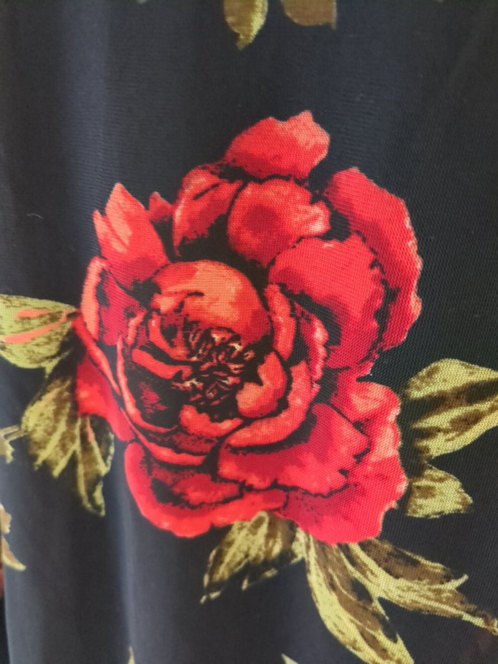 M Black Blouse / Top  with Red & Orange Flowers Green Petals - Picture 7 of 12